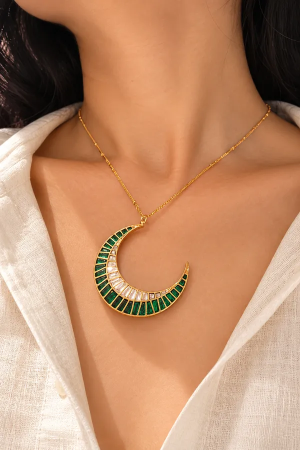 Green_Half_Moon_Chain_Pendant_For_Women