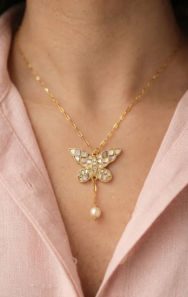 Mother_Of_Pearl_Butterfly_Pendant_Set_For_Women