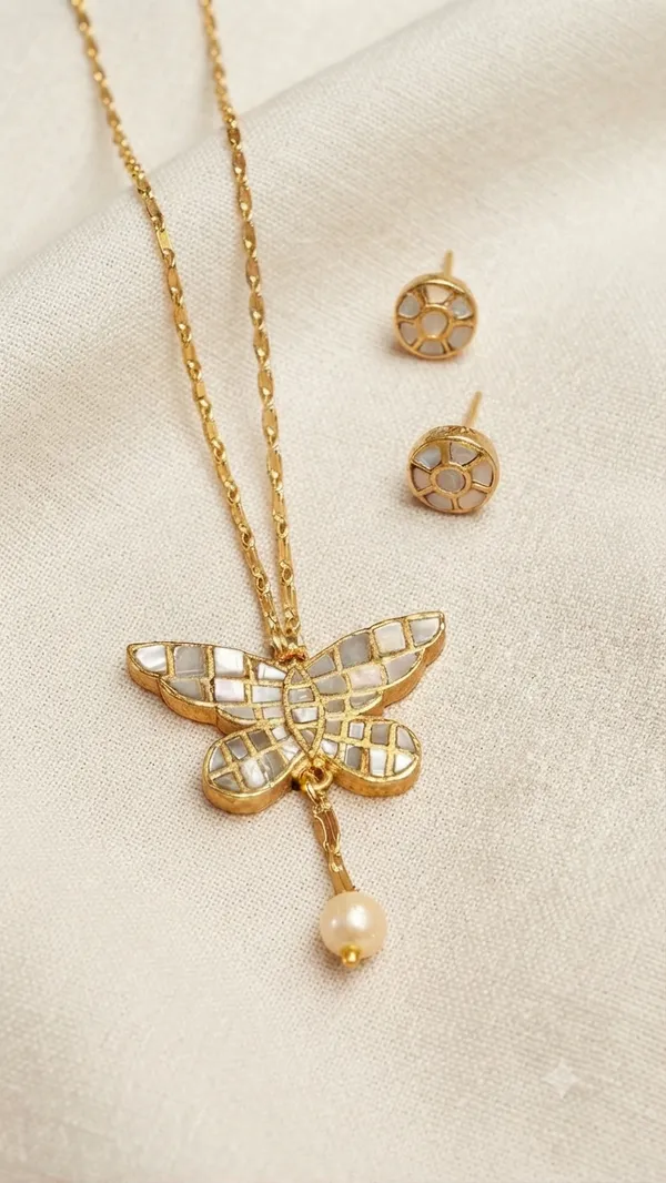 Mother_Of_Pearl_Butterfly_Pendant_Set_For_Women