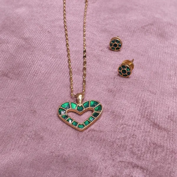 Green_Heart_Pendant_Set_For_Women