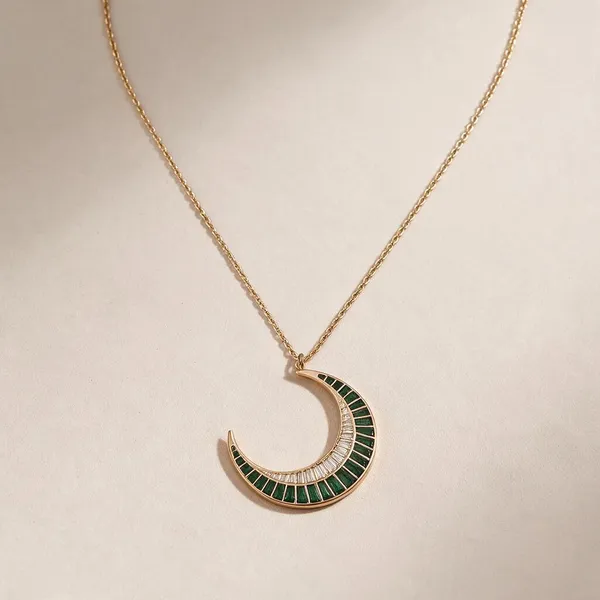 Green_Half_Moon_Chain_Pendant_For_Women