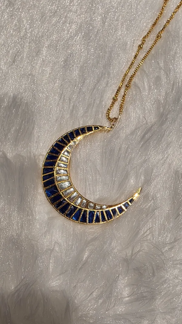 Gold_Brass_Blue_Half_Moon_Chain_Pendant_For_Women