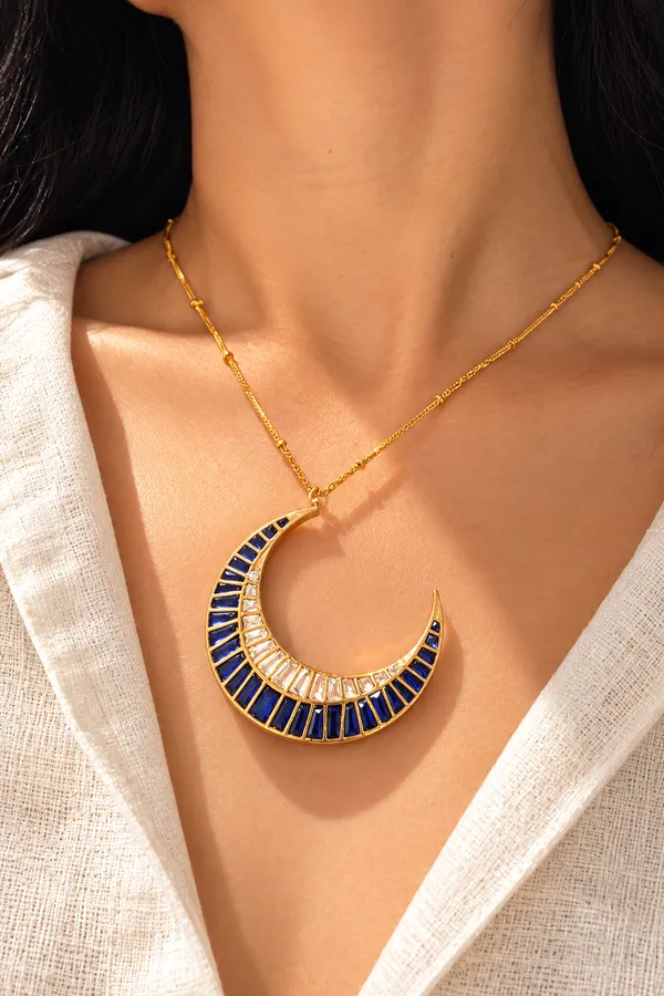Blue_Half_Moon_Chain_Pendant_For_Women