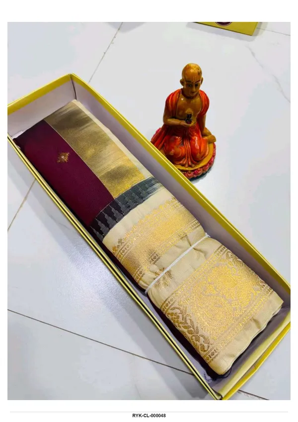 Maroon_Woven_Zari_Saree_For_Women