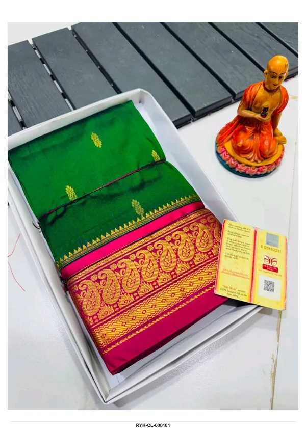 Green_Silk_Traditional_Saree_for_Women