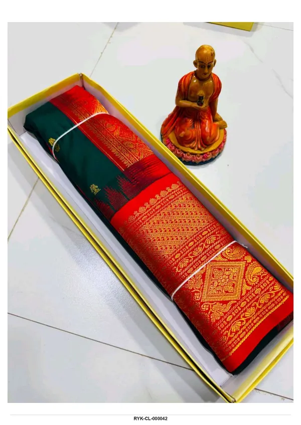 Red_And_Green_Traditional_Saree_for_Women