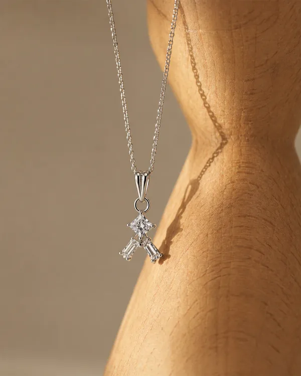 Silver_Brass_Bow_Kiss_Pendant_For_Women