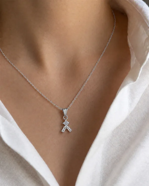 Silver_Brass_Bow_Kiss_Pendant_For_Women