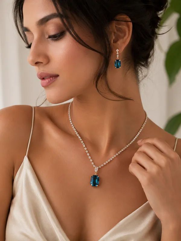 Gold_Brass_Blue_Stone_Zephyra_Necklace_For_Women