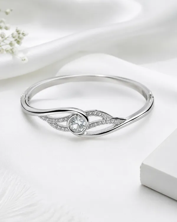 Silver_Brass_Black_Clover_Bracelet_For_Women
