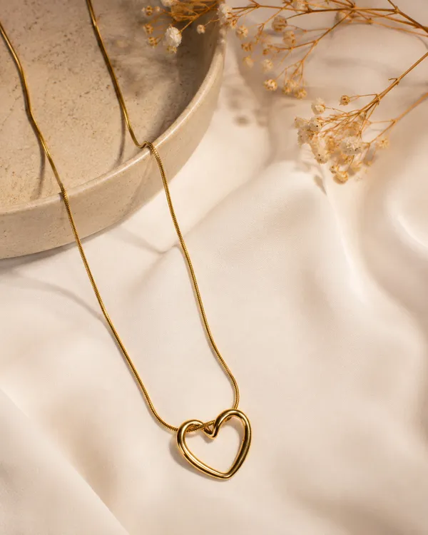 Gold_Brass_Open_Heart_Infinity_Pendant_For_Women