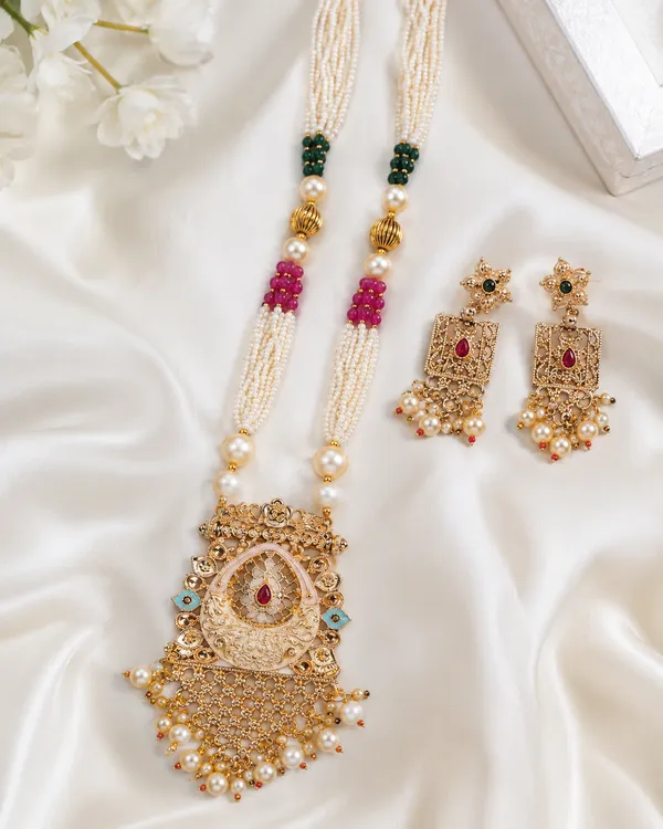 Gold_Brass_Pearl_Gemstone_Noor_Necklace_Set_For_Women