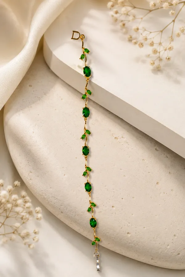 Emerald_green_leaf_bracelet