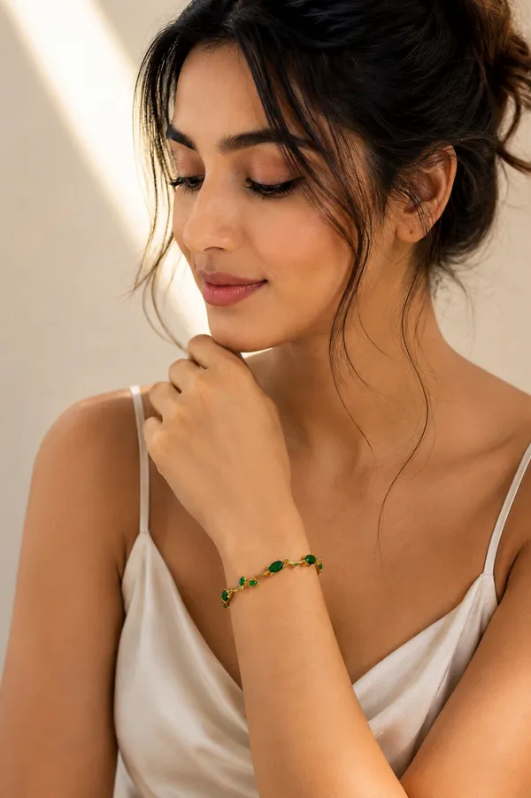 Emerald_green_leaf_bracelet
