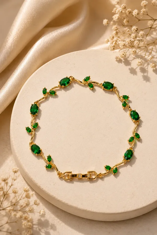 Emerald_green_leaf_bracelet
