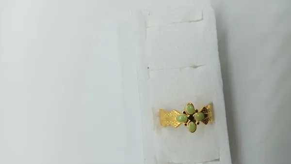 Jade_Petal_Ring
