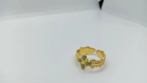 Jade_Petal_Ring