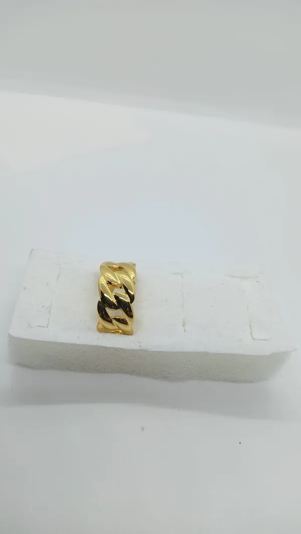 Liora_Twist_Ring