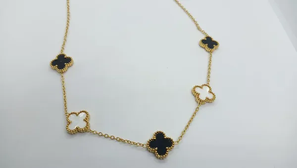 Noire_Clover_Necklace
