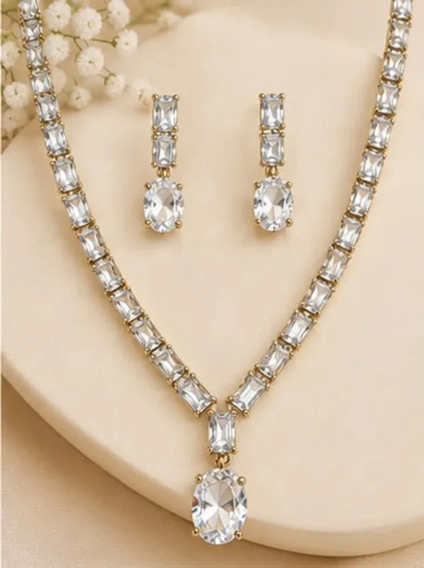 Crystal_Stone_Necklace_Set_with_Matching_Earrings_for_Women_|_Harmony_Trends