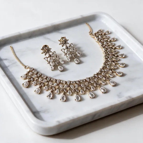 White_Mehendi_Polish_Ad_Floral_Statement_Necklace_Set_For_Women
