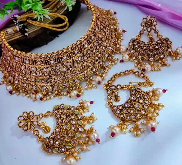 Gold_Copper_Kundan_Choker_Bridal_Jewellery_Set_For_Women