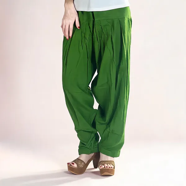 Mehendi_Green_Cotton_Loose_Fit_Patiala_Pant_For_Women