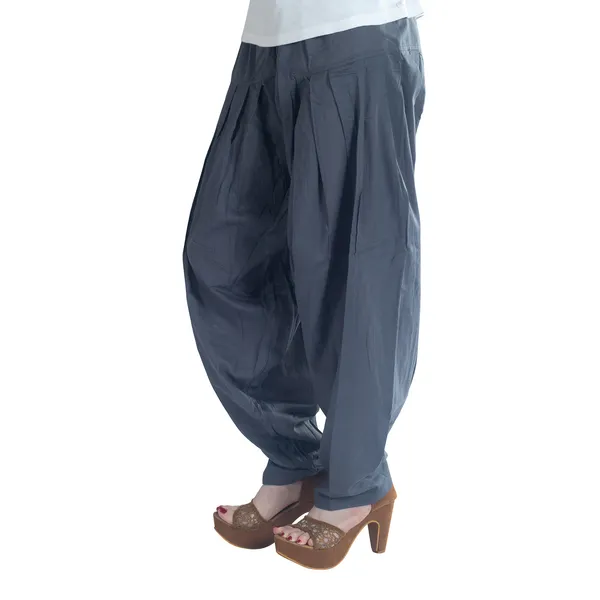 Grey_Cotton_Loose_Fit_Patiala_Pant_For_Women