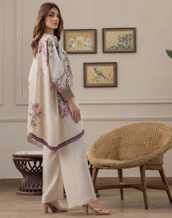 Cream_Korean_Bsy_Floral_Print_Straight_Kurta_Set_For_Women