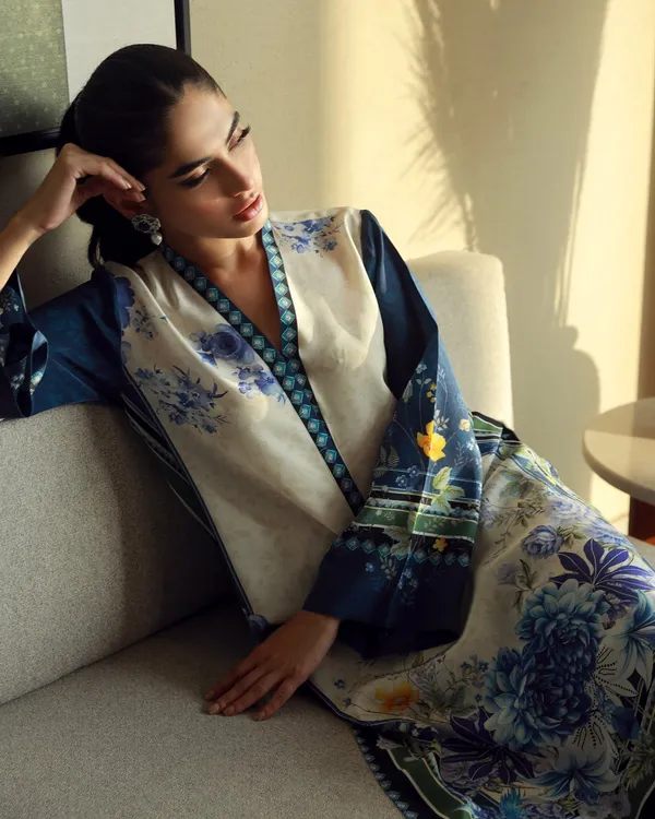 Blue_Korean_Bsy_Straight_Floral_Print_Kurta_Set_For_Women
