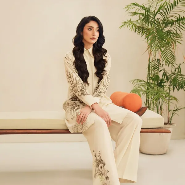 Cream_Korean_Bsy_Floral_Print_Relaxed_Co-Ord_Set_For_Women