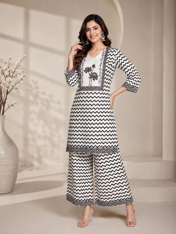 Black_Rayon_Straight_Printed_Kurta_Set_For_Women