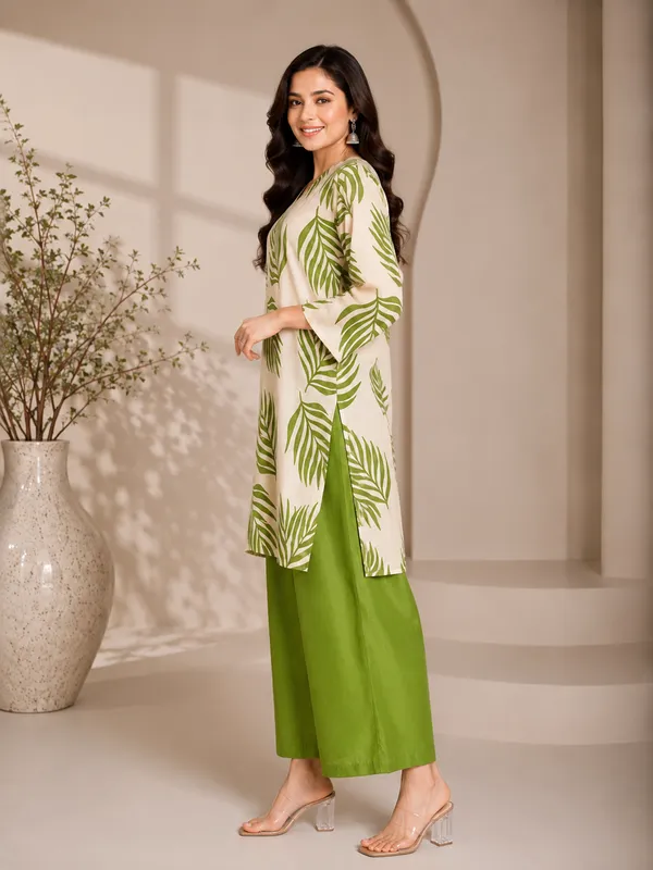 Green_Rayon_Leaf_Print_Straight_Kurta_Set_For_Women