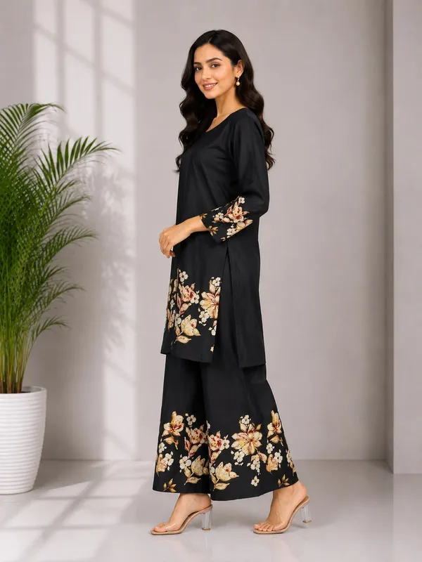 Black_Rayon_Relaxed_Floral_Kurta_Palazzo_Set_For_Women
