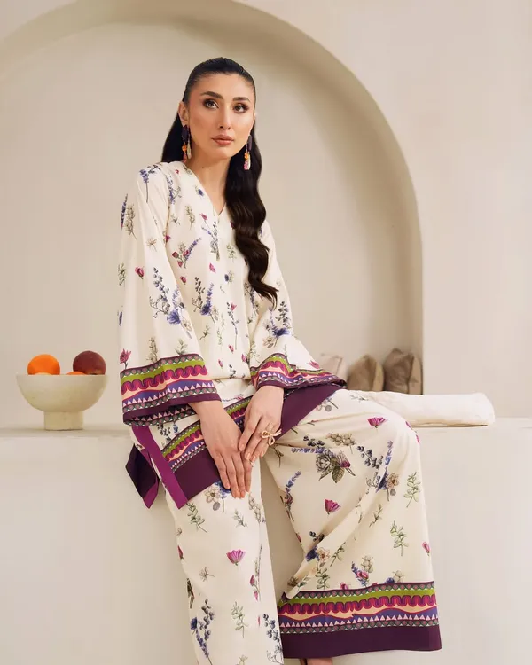 Cream_Korean_Bsy_Floral_Print_Co-Ord_Set_For_Women