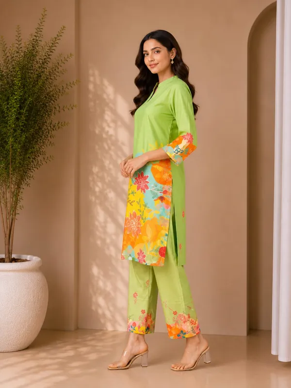 Green_Rayon_Straight_Floral_Kurta_Set_For_Women