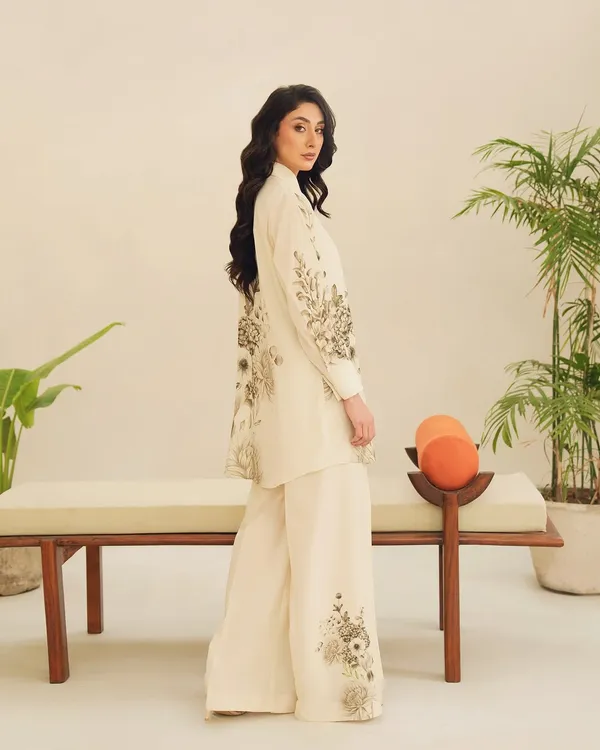 Cream_Korean_Bsy_Floral_Print_Relaxed_Co-Ord_Set_For_Women