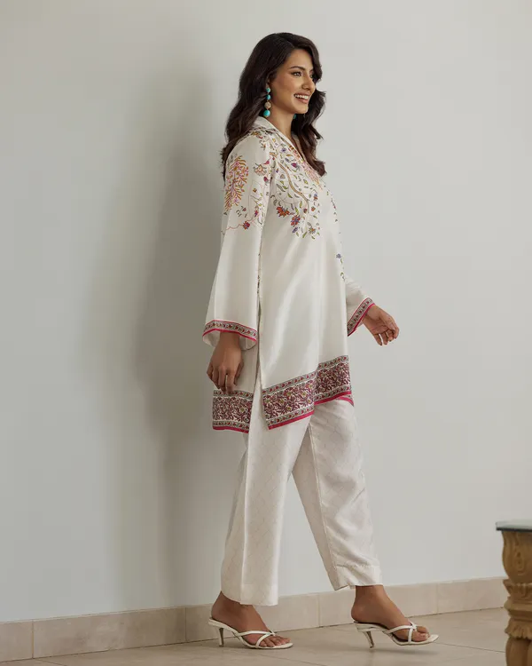 Cream_Korean_Bsy_Printed_Co-Ord_Set_For_Women