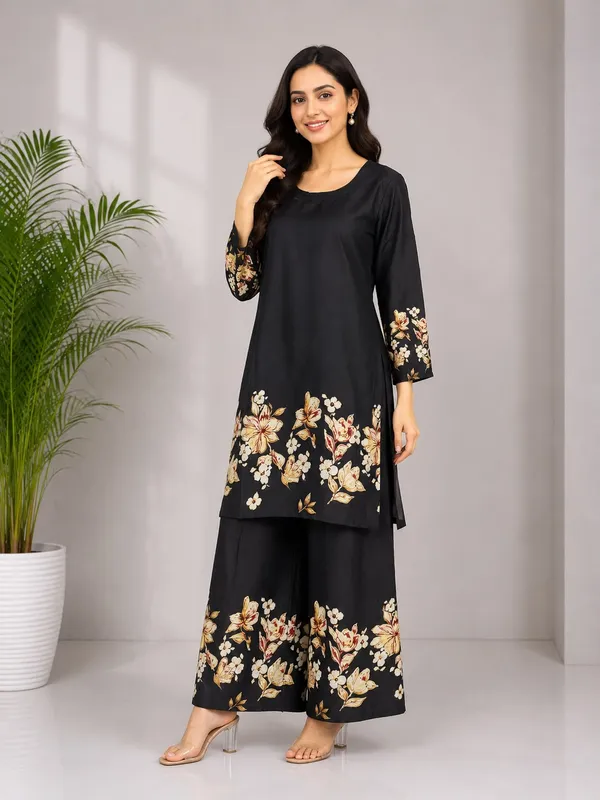 Black_Rayon_Relaxed_Floral_Kurta_Palazzo_Set_For_Women