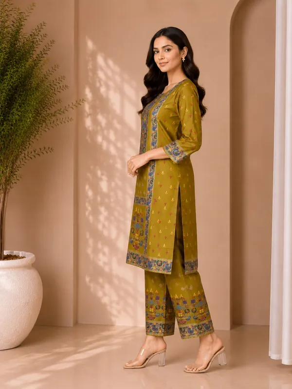 Olive_Rayon_Straight_Printed_Kurta_Set_For_Women