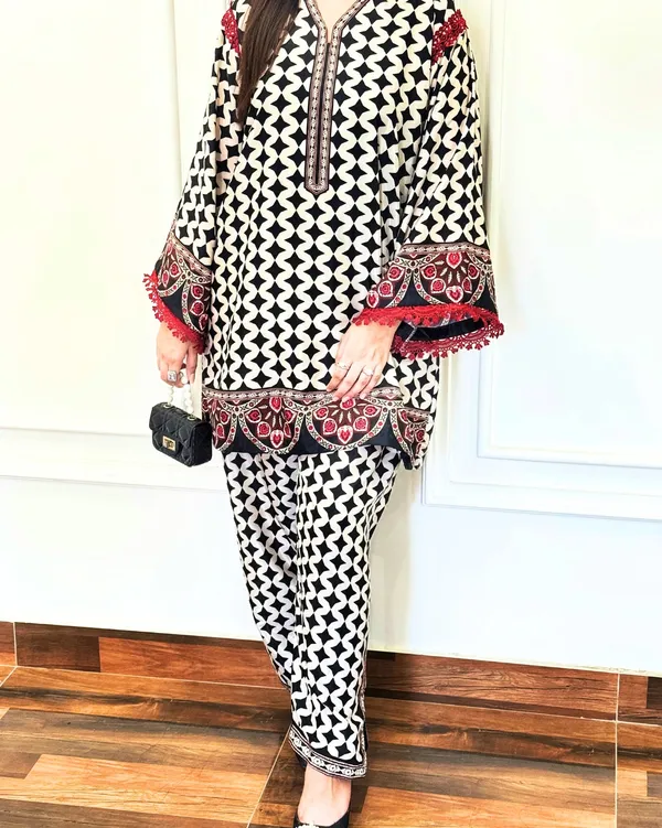Black_Korean_Bsy_Printed_Co-Ord_Set_For_Women