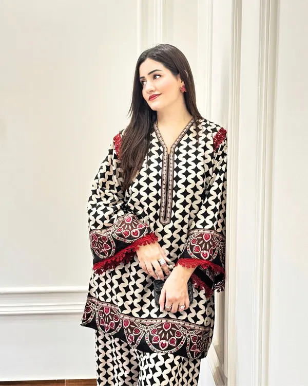 Black_Korean_Bsy_Printed_Co-Ord_Set_For_Women