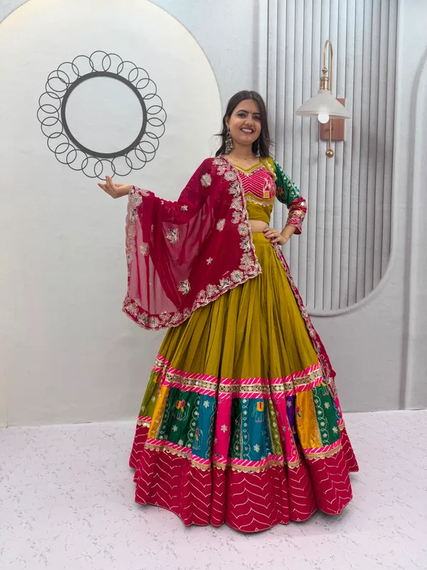 Multicolor_Traditional_Lehenga_Choli_Set_For_Women