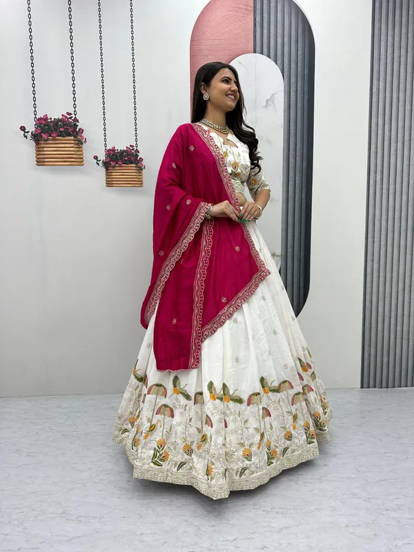 White_Floral_Embroidered_Lehenga_Choli_Set_For_Women