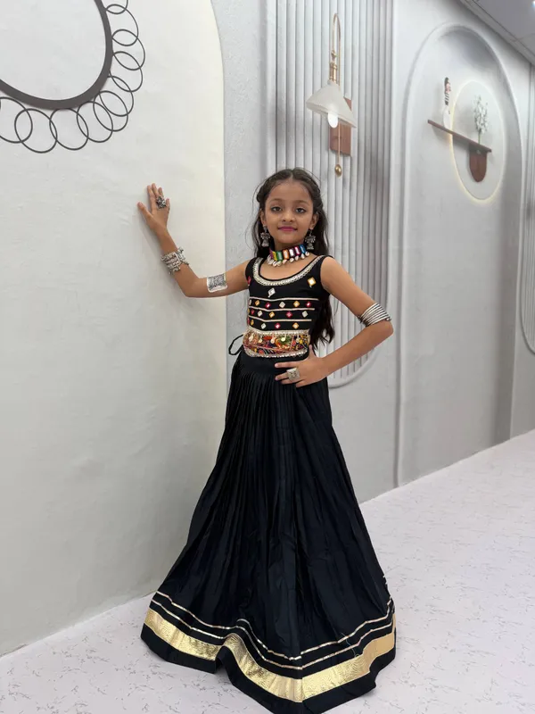 Black_Ethnic_Lehenga_Choli_For_Girls