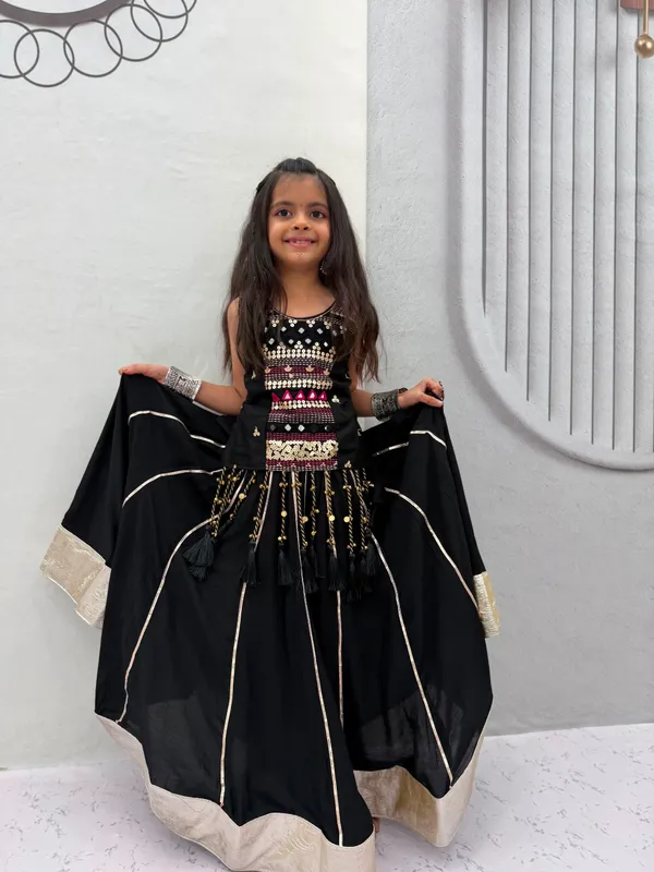 Black_Embellished_Lehenga_Choli_For_Girls