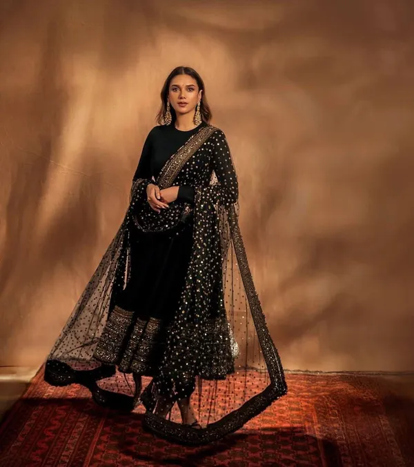 Black_Net_Embellished_Saree_For_Women