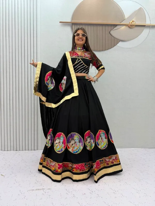 Black_Gold_Border_Saree_For_Women