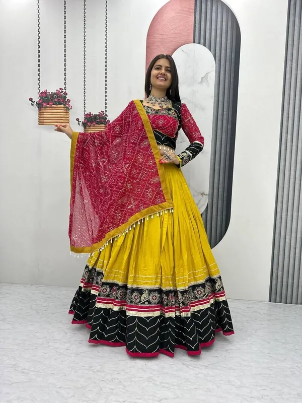 Yellow_Printed_Flared_Lehenga_Choli_Set_For_Women