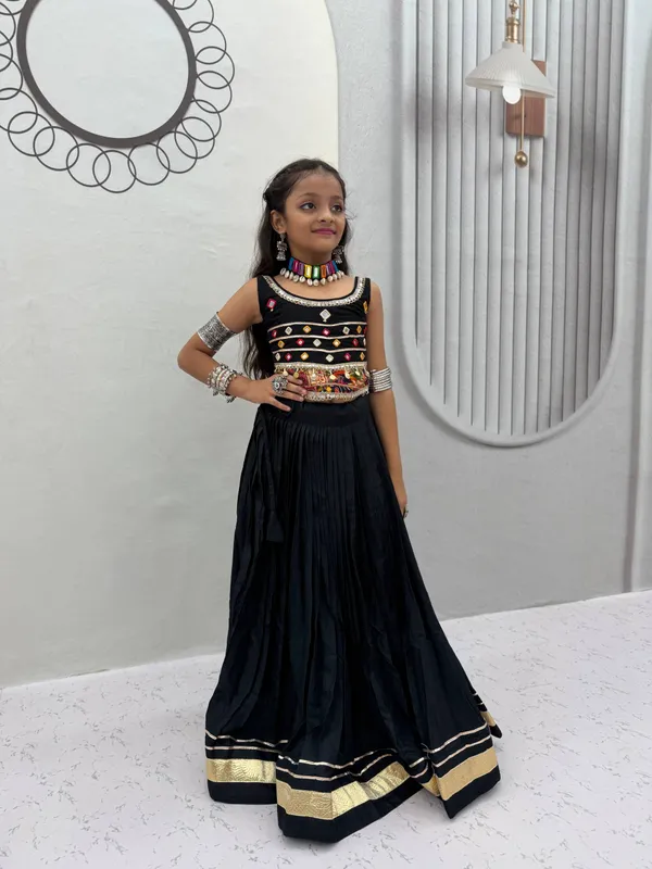 Black_Ethnic_Lehenga_Choli_For_Girls